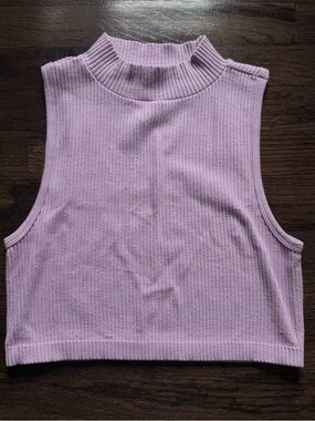 Sleeveless Mock Neck Ribbed Crop Top - Lavender size M
